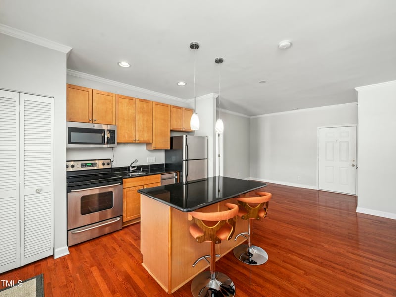 610 Hillsborough St #304, Raleigh, NC 27603