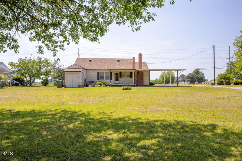 610 Lincoln St, Benson, NC 27504