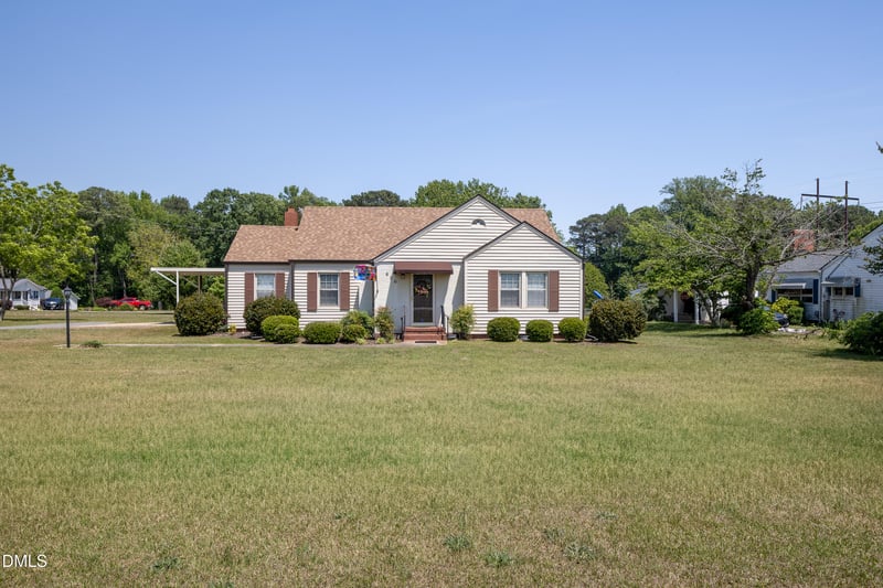 610 Lincoln St, Benson, NC 27504