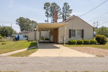 610 Lincoln St, Benson, NC 27504