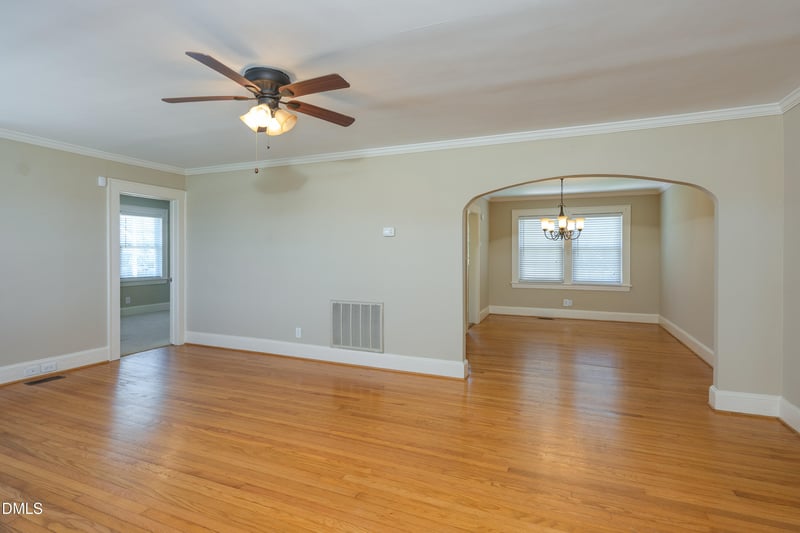 610 Lincoln St, Benson, NC 27504