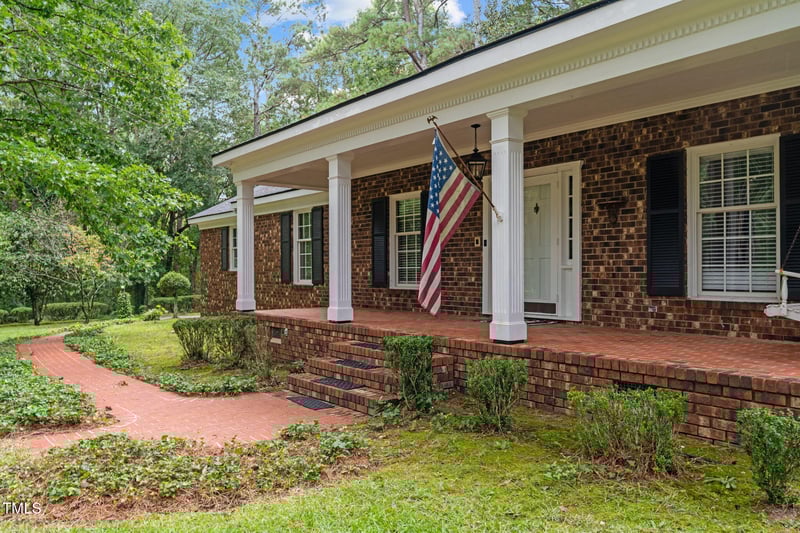 610 Maynard Lake Rd, Erwin, NC 28339