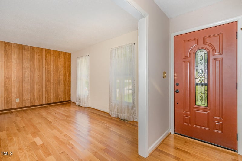 610 Maynard Rd, Cary, NC 27511