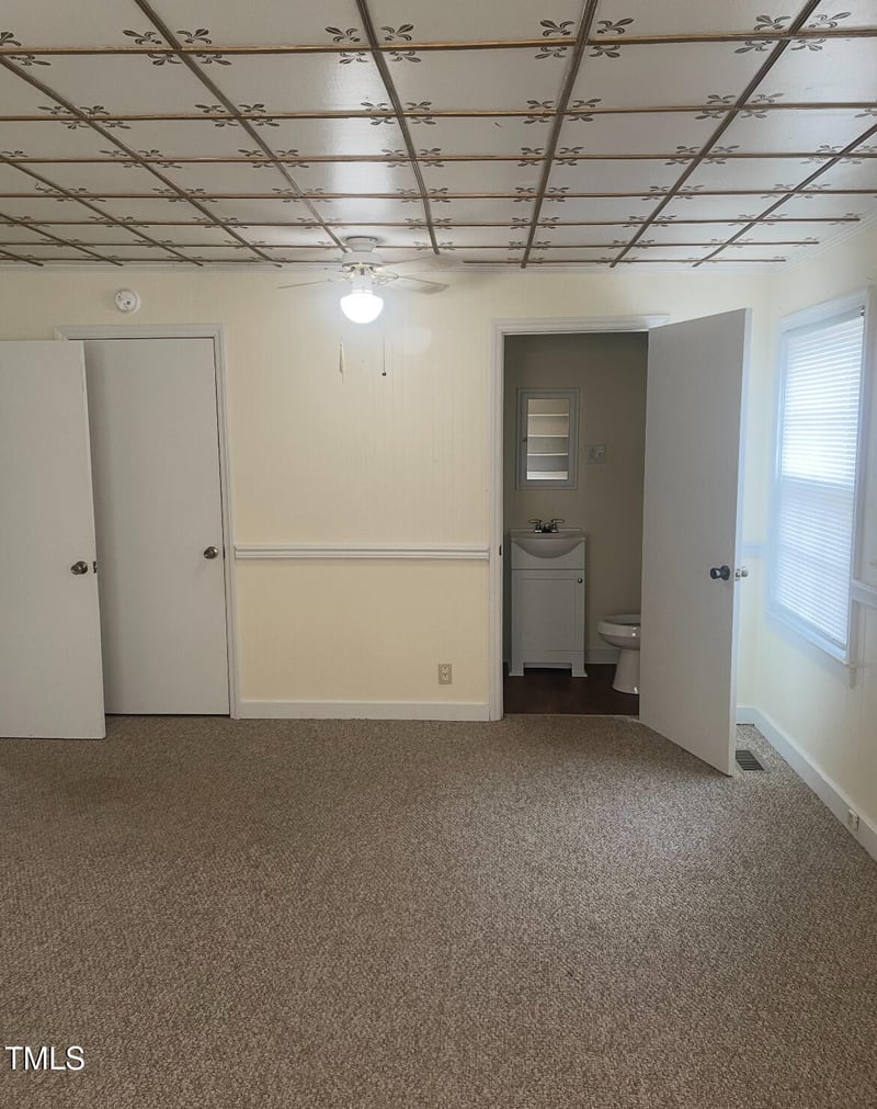610 W Old Rd, Lillington, NC 27546