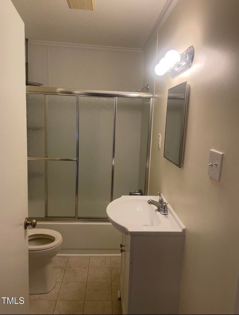 610 W Old Rd, Lillington, NC 27546