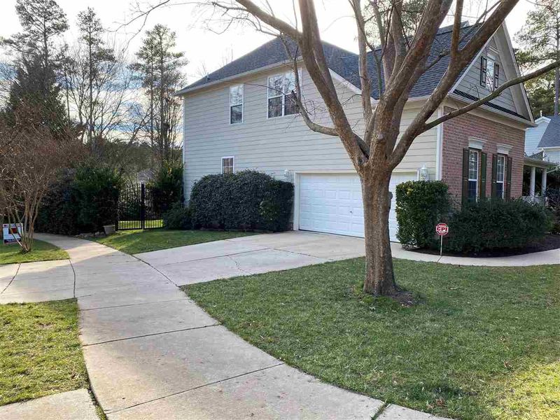 610 Panthers Run Dr, Durham, NC 27713