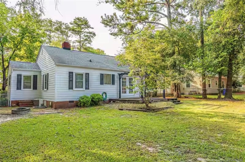 610 Pearl St, Fayetteville, NC 28303