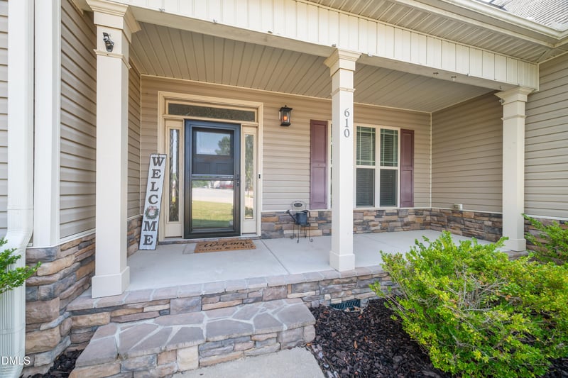 610 Sea Mist Dr, Sanford, NC 27332