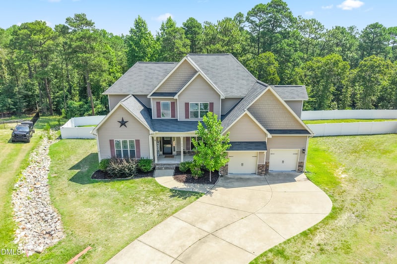 610 Sea Mist Dr, Sanford, NC 27332