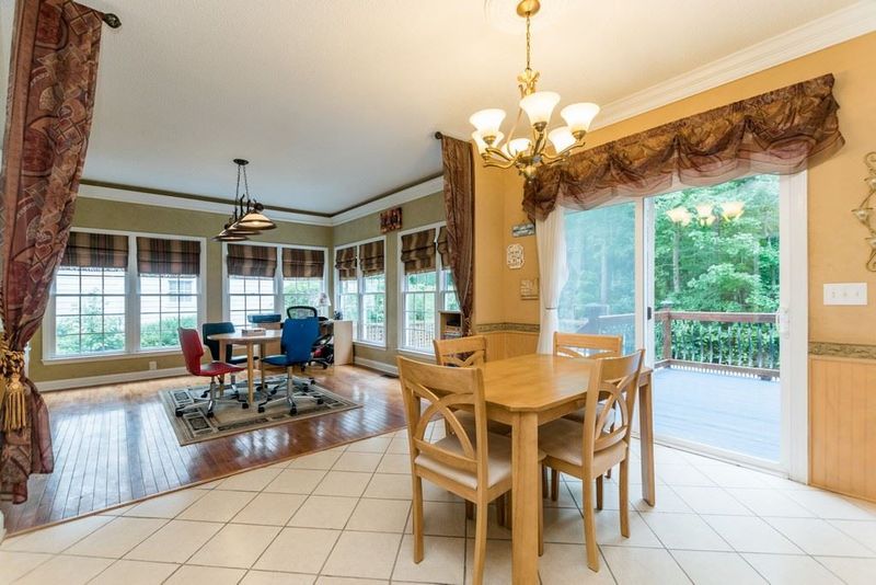 6100 Eaglesfield Dr, Raleigh, NC 27613