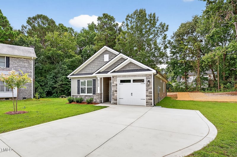 6100 Garden Ct, Fayetteville, NC 28311