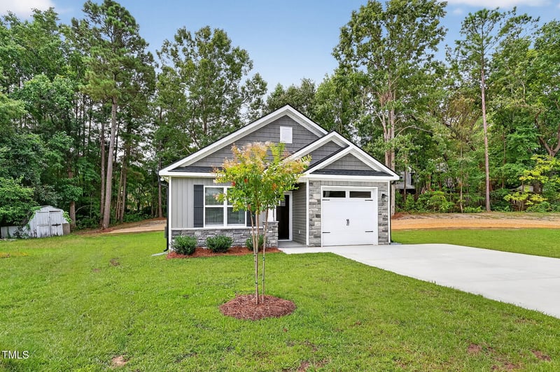6100 Garden Ct, Fayetteville, NC 28311