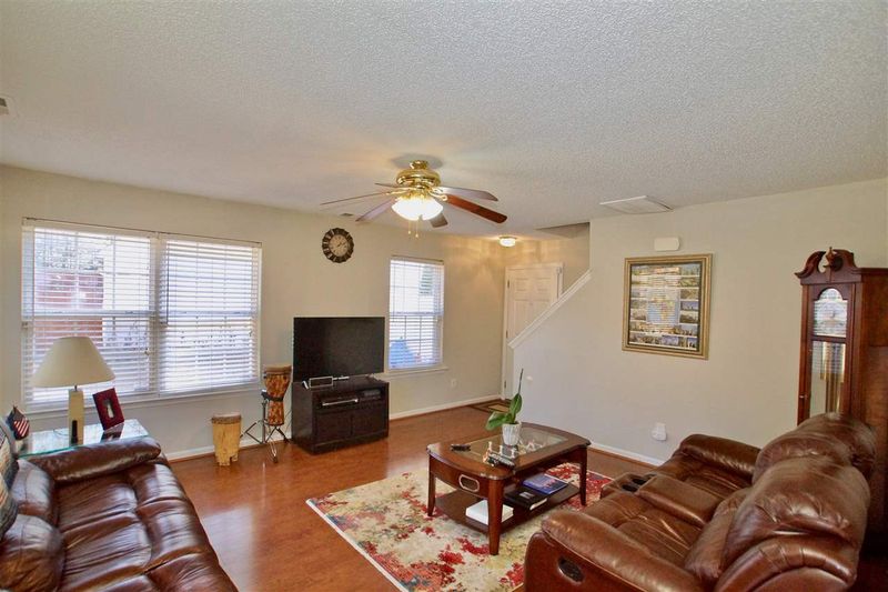 6100 Hunter Chase Ct, Raleigh, NC 27610