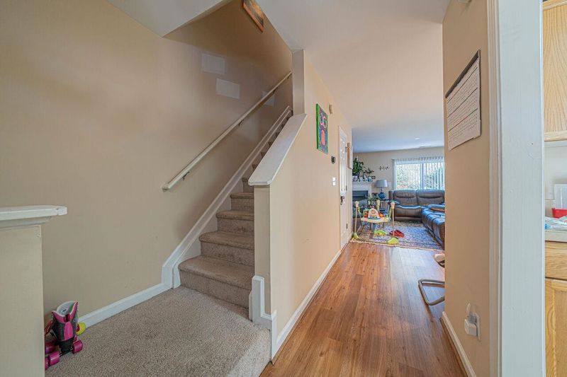 6100 Osprey Cove Dr, Raleigh, NC 27604