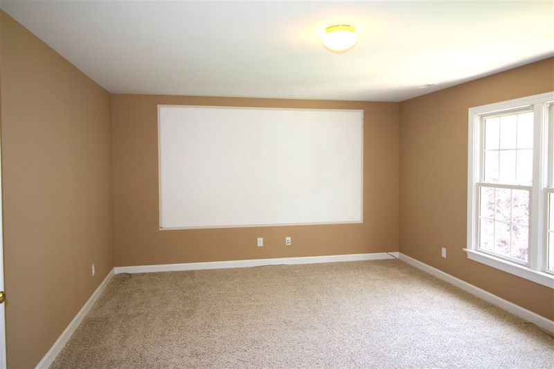 6101 Clapton Dr, Wake Forest, NC 27587
