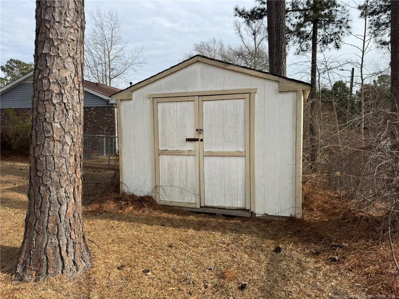 6101 Lakeway Dr, Fayetteville, NC 28306