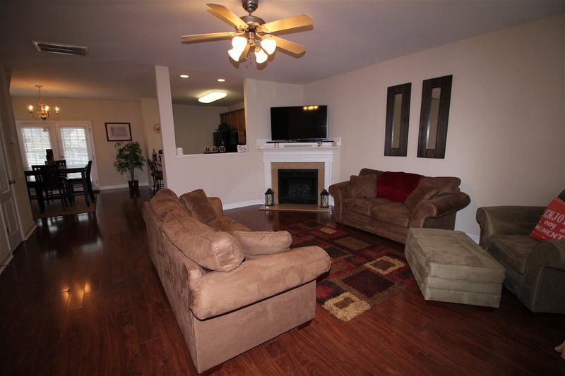 6101 Neuse Wood Dr, Raleigh, NC 27616