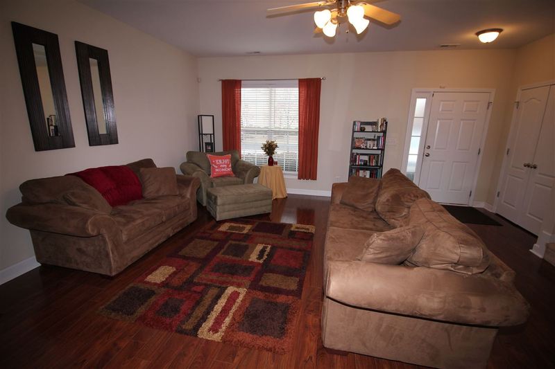 6101 Neuse Wood Dr, Raleigh, NC 27616
