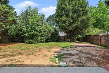 6101 Saybrooke Dr, Raleigh, NC 27604