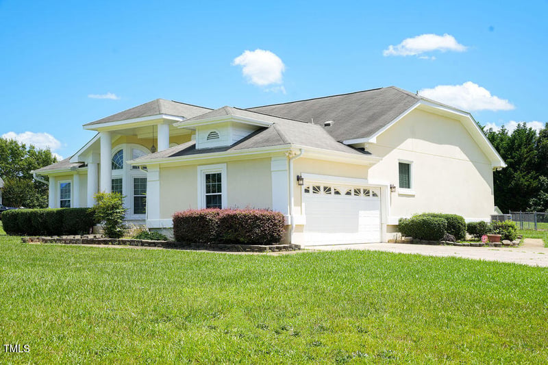 6101 Valentine St, Zebulon, NC 27597
