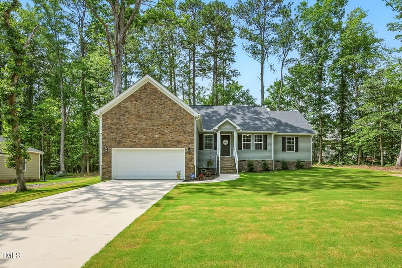 6102 Burning Tree Cir, Sanford, NC 27332