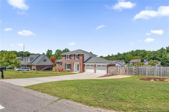 6102 Lakeway Dr, Fayetteville, NC 28306