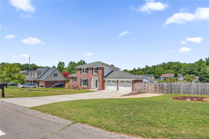 6102 Lakeway Dr, Fayetteville, NC 28306