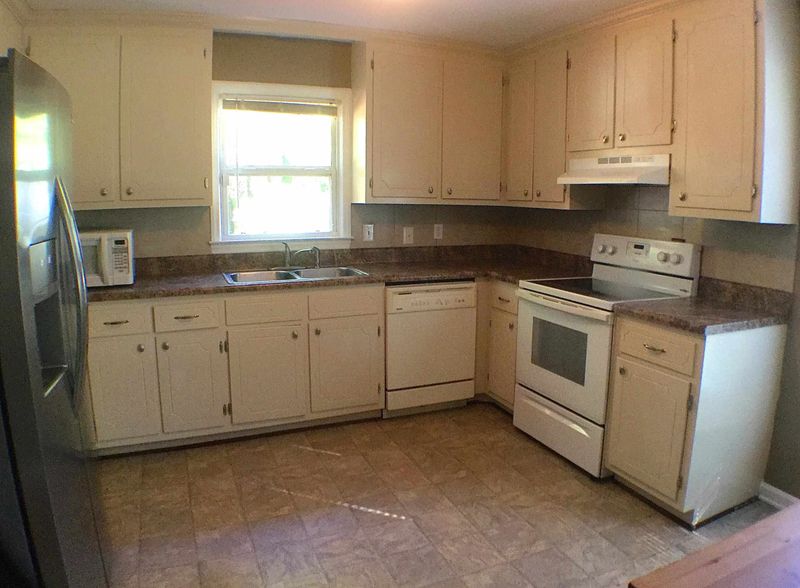 6102 Summerfield Dr, Durham, NC 27712