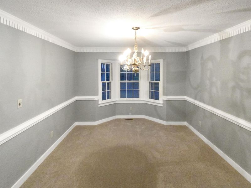 6104 Bayberry Ln, Raleigh, NC 27612