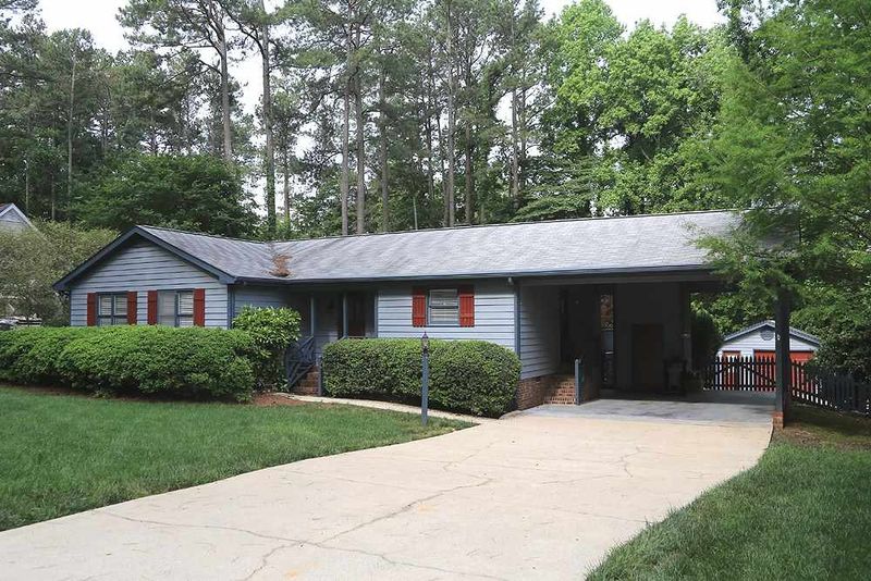 6104 Krandon Dr, Raleigh, NC 27603