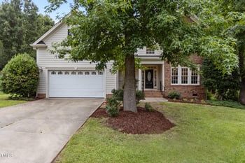 6104 Spicewood Dr, Fuquay Varina, NC 27526
