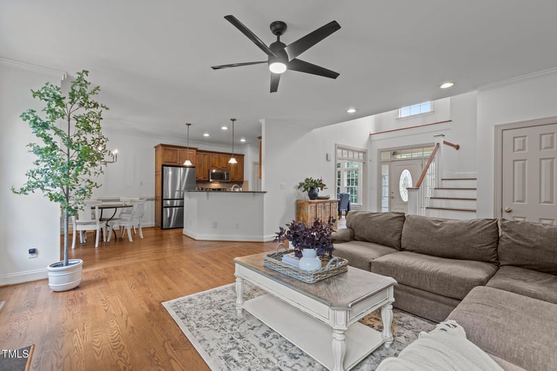 6104 Spicewood Dr, Fuquay Varina, NC 27526