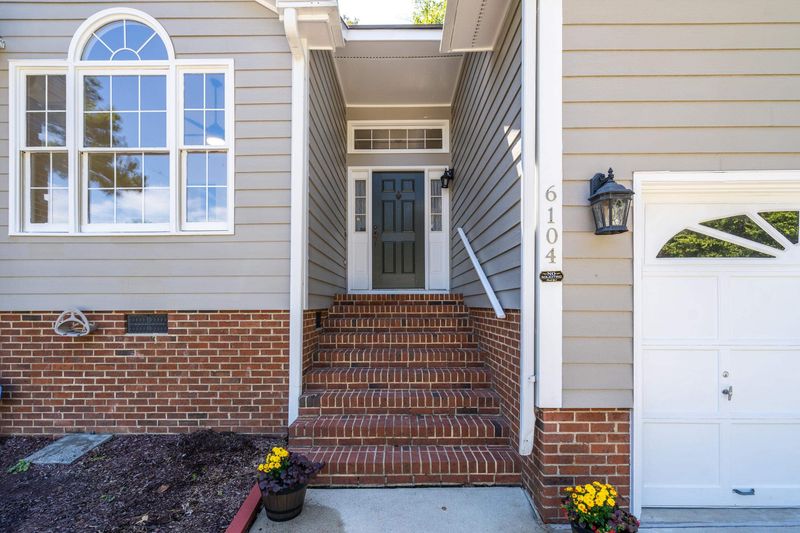 6104 Steeds Run Dr, Raleigh, NC 27616