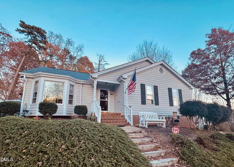 6104 Westborough Dr, Raleigh, NC 27612