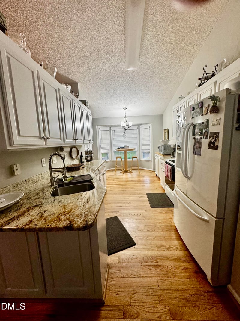 6104 Westborough Dr, Raleigh, NC 27612