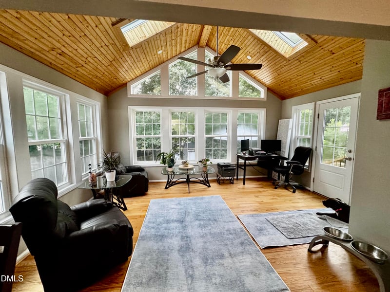 6104 Westborough Dr, Raleigh, NC 27612