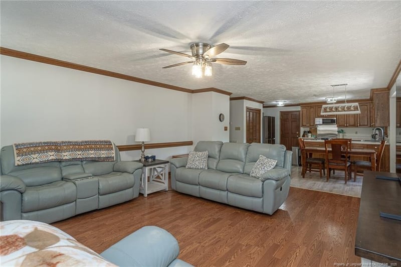 6105 Lochview Dr, Fayetteville, NC 28311