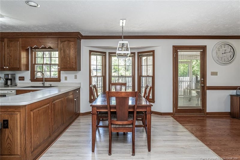 6105 Lochview Dr, Fayetteville, NC 28311