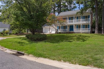 6105 Lochview Dr, Fayetteville, NC 28311