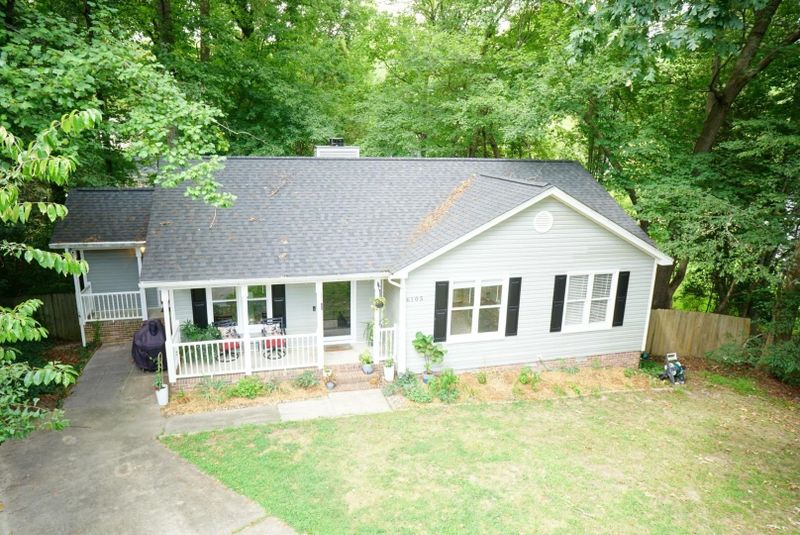 6105 River Laurel Ct, Raleigh, NC 27604