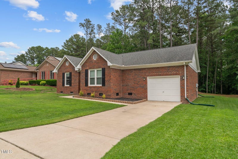 6108 Garden Ct, Fayetteville, NC 28311