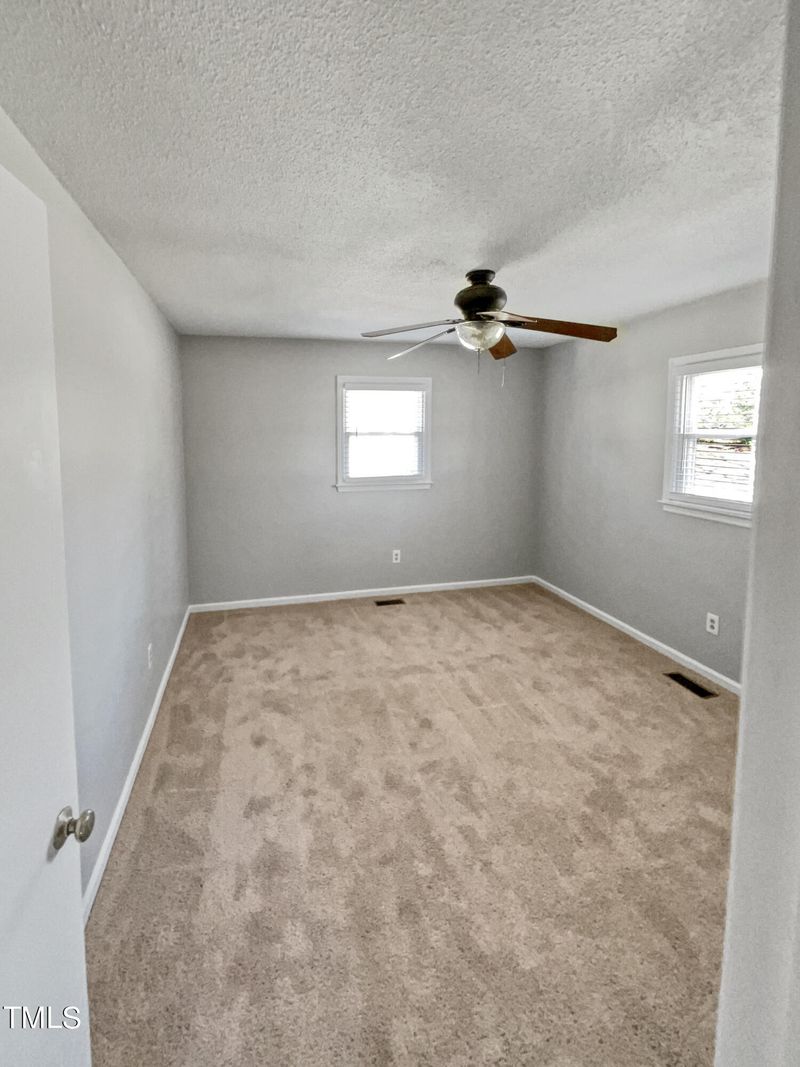 6108 Kathy Dr, Mebane, NC 27302