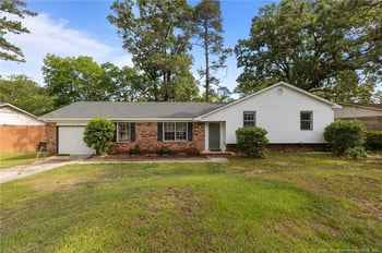 6108 Lonestar Rd, Fayetteville, NC 28303