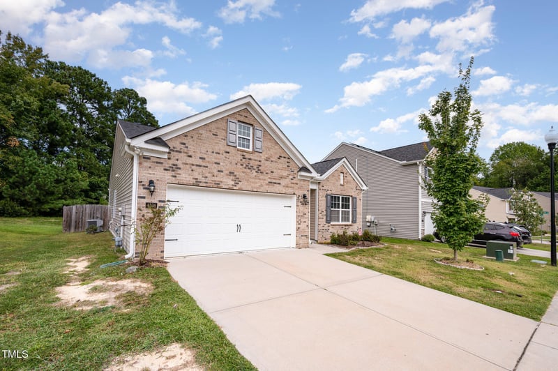 6108 Watsonia Dr, Zebulon, NC 27597