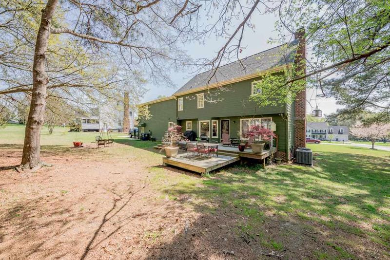 6108 Wolverhampton Dr, Raleigh, NC 27603