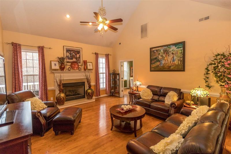 6109 Hilbert Ridge Dr, Holly Springs, NC 27540