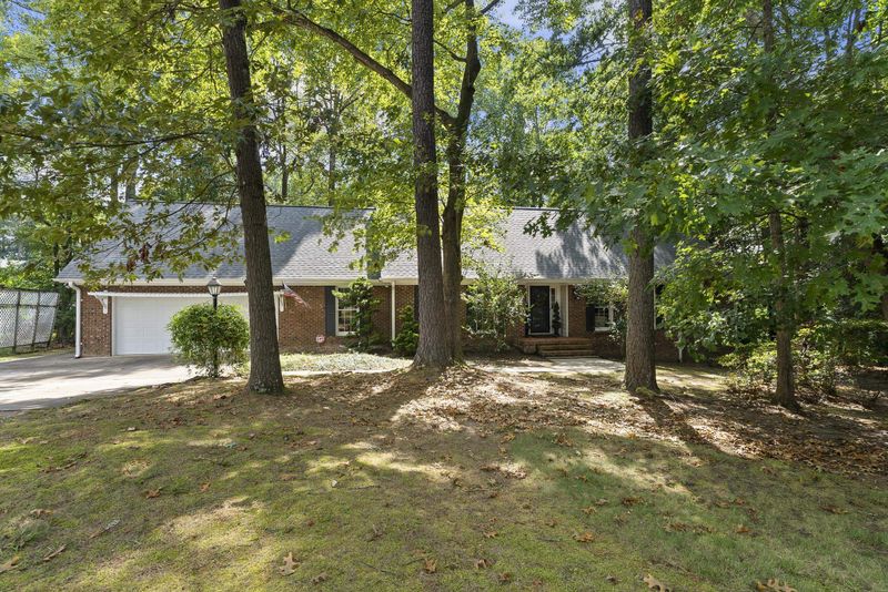 6109 Redmond Ct, Raleigh, NC 27612
