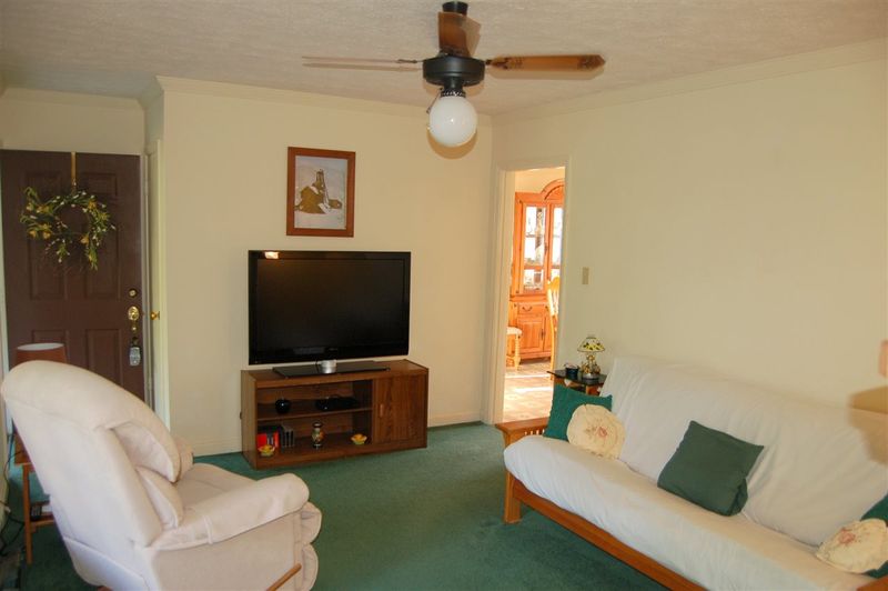 6109 Russell Rd, Durham, NC 27712