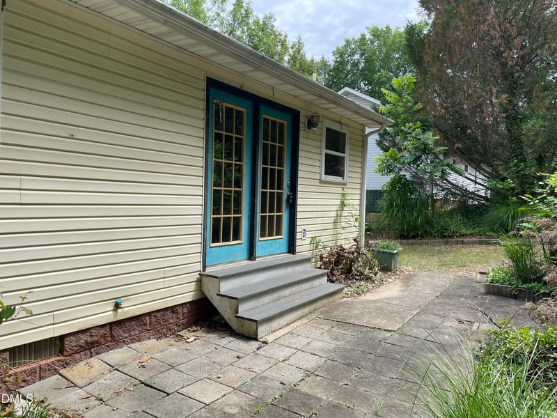 611 4th St, Mebane, NC 27302