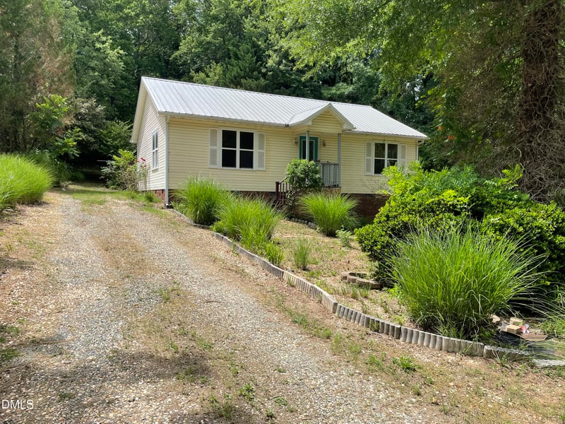 611 4th St, Mebane, NC 27302